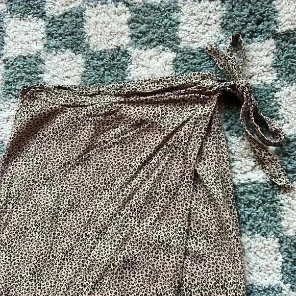 Urban Romantics Animal Print Wrap Skirt - Size L - Picture 1 of 3
